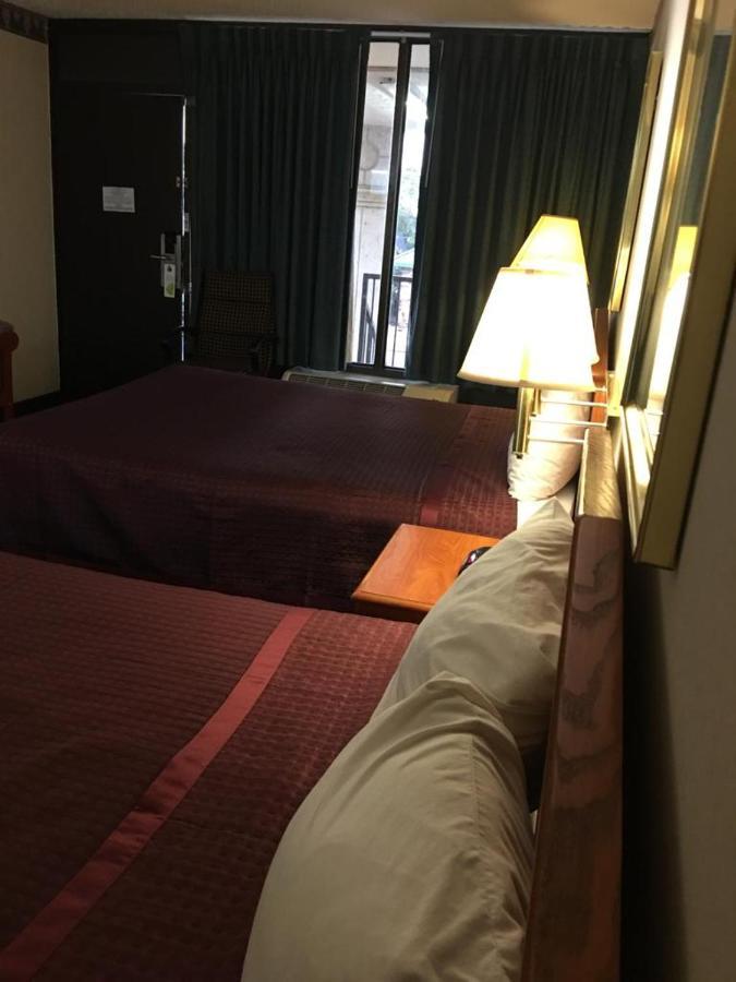 Sunset Motel 2*